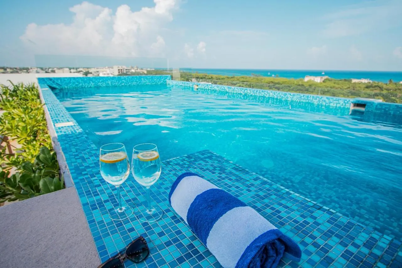 Condos With Ocean View Pool In Av 10 & 60 Street Playa del Carmen