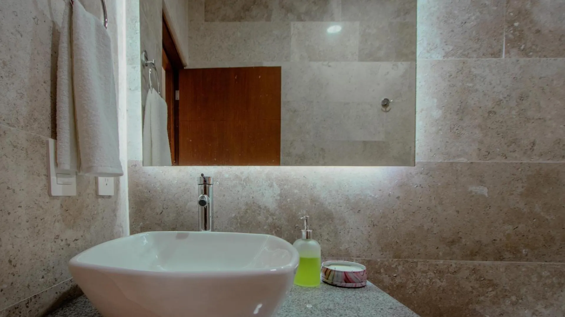 Appartement Condos With Ocean View Pool In Av 10 & 60 Street Playa del Carmen